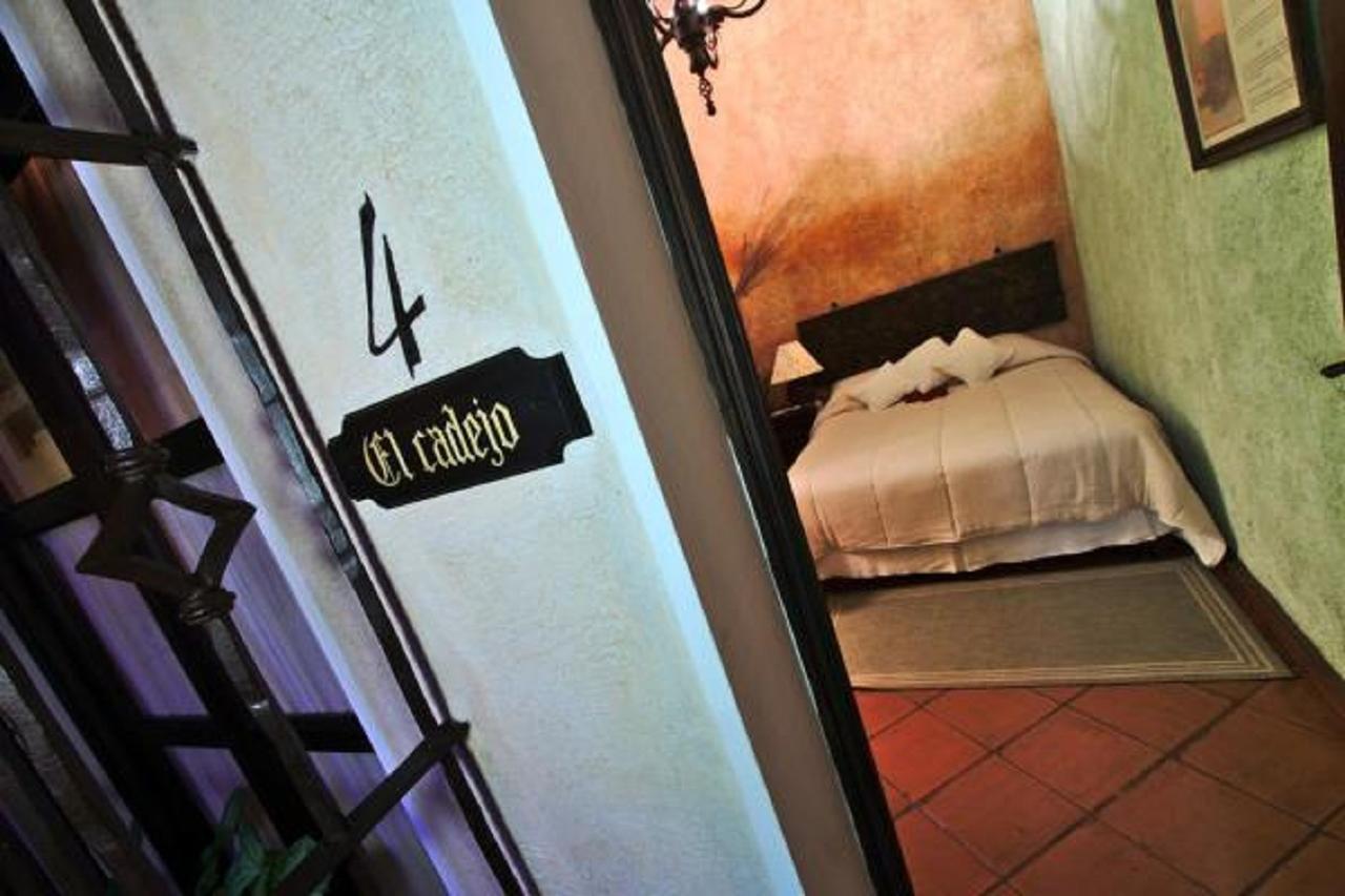 D'Leyenda Hotel Antigua Exterior foto